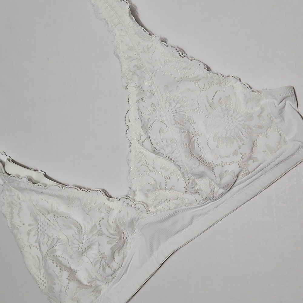 SO Intimates Wireless Lined Floral Lace Bralette in Cream Size XXL